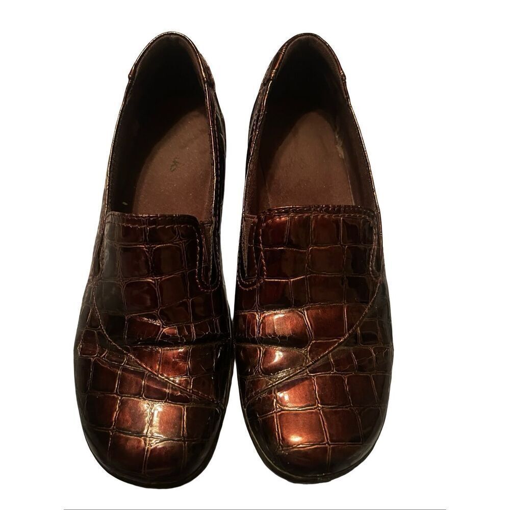 Clarks Womens Brown Faux Crocodile Embossed Bendables Sip-On Loafer Shoes Size 7